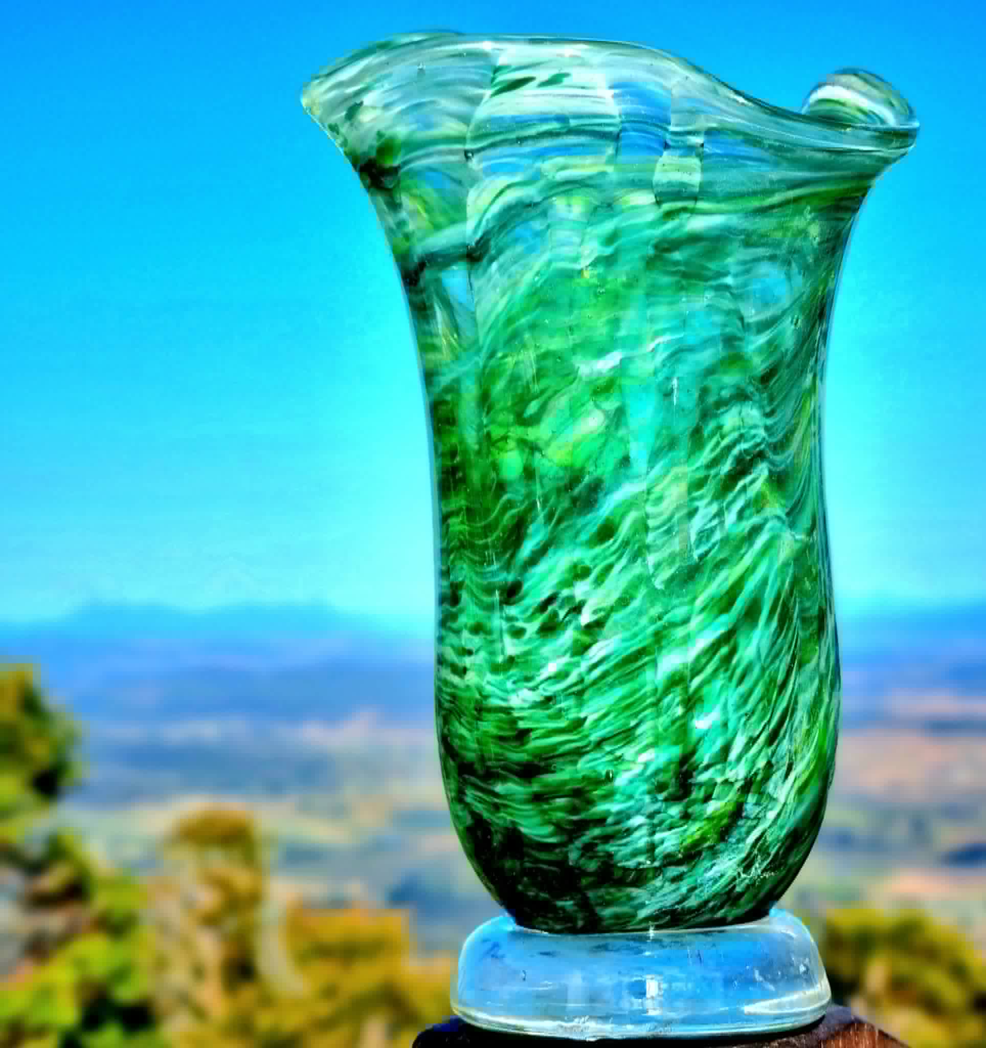 Chernihiv Forest – Large Hand-Blown Glass Vase by Ricardo Lawyer | Gold Coast Glass Art