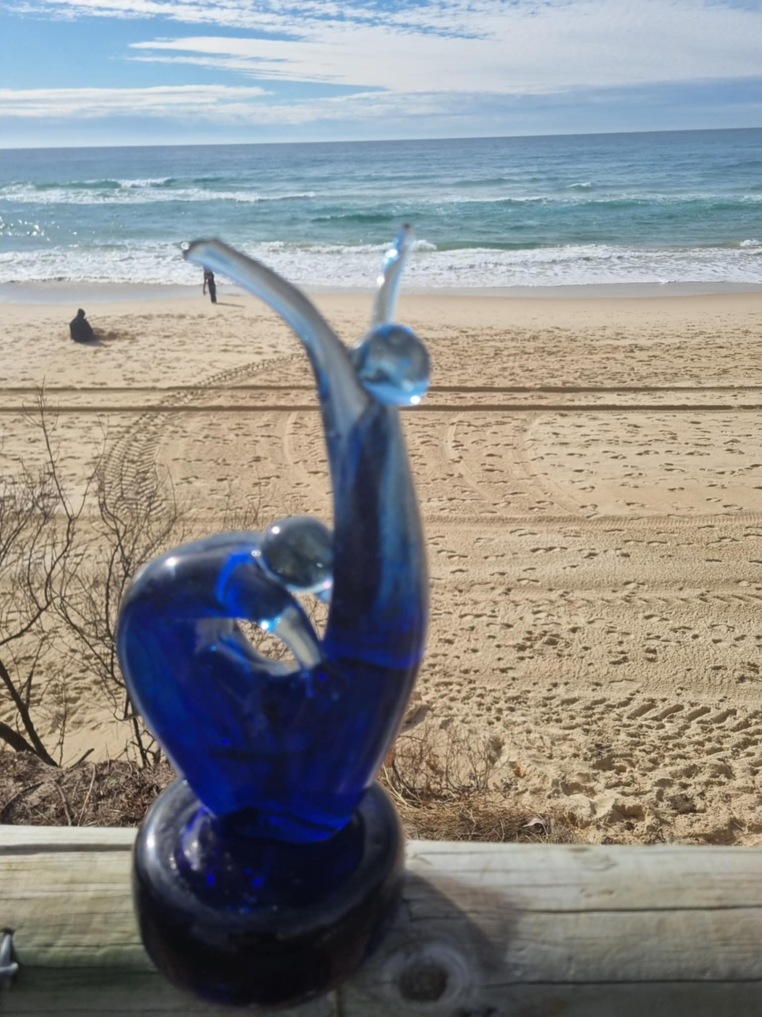 Couple in Love – Hand-Blown Glass Sculpture by Ricardo Lawyer | Gold Coast Glass Art