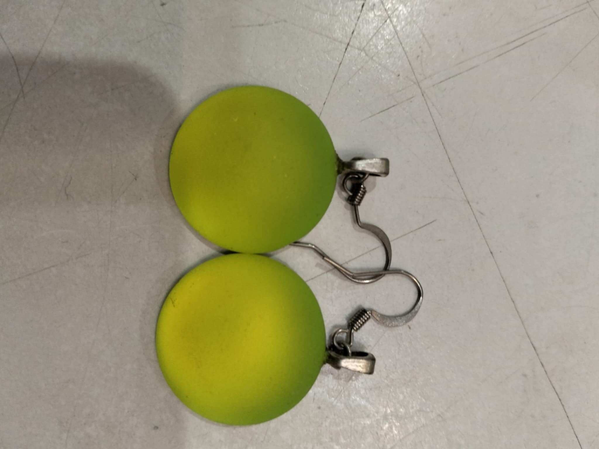 Lime Juice Earrings – Handmade Glass Jewellery by Ricardo Lawyer