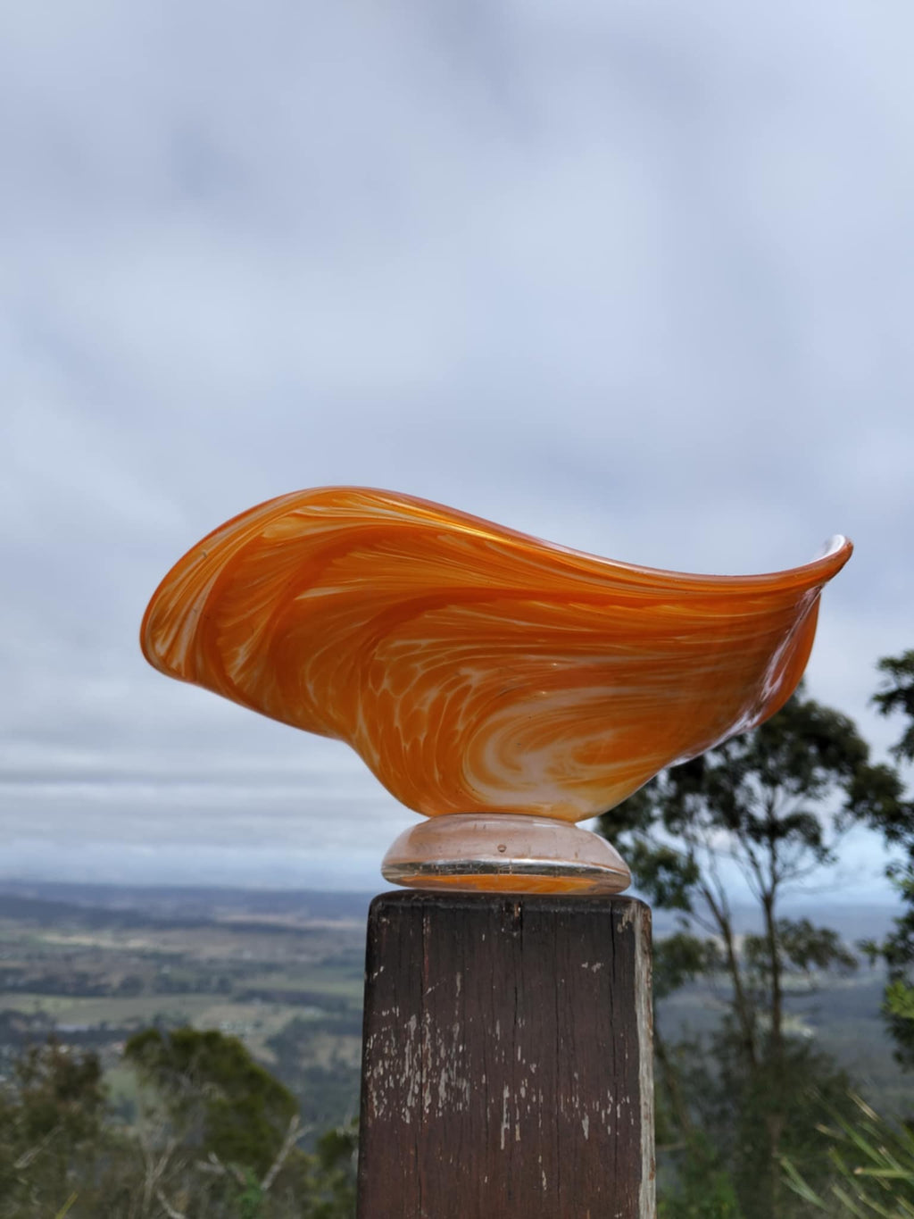 Naranja – Hand-Blown Glass Bowl by Ricardo Lawyer